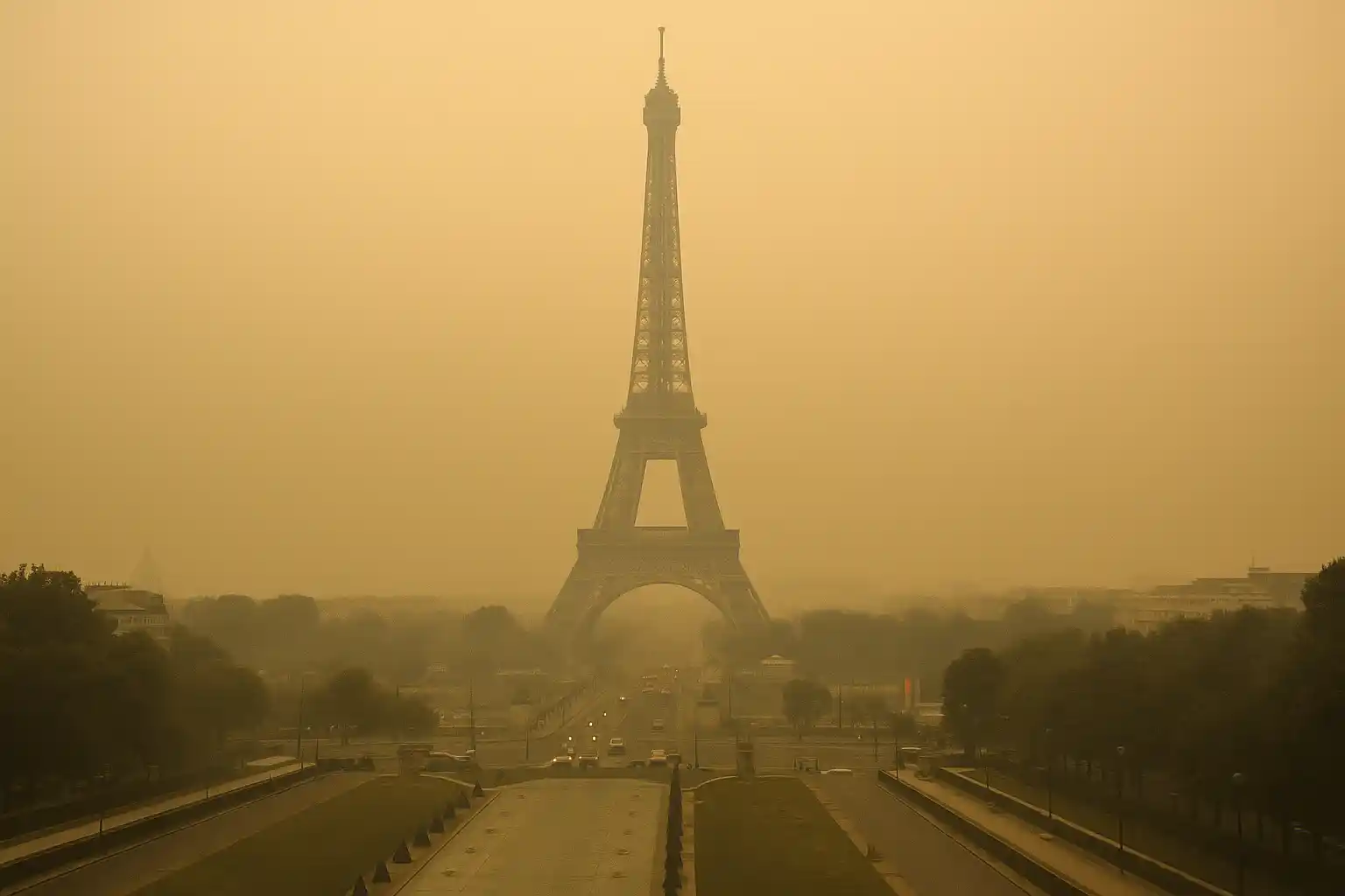 Gelombang Panas dan Polusi Paris Memicu Tindakan Darurat